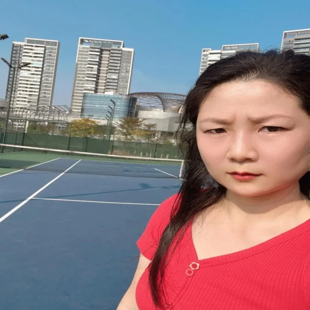 潘展乐百自对决：泳坛新星的巅峰较量